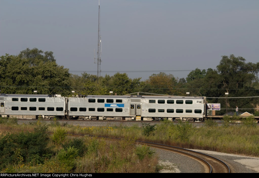 Metra 1372 makes it's station stop in Matteson Illinois